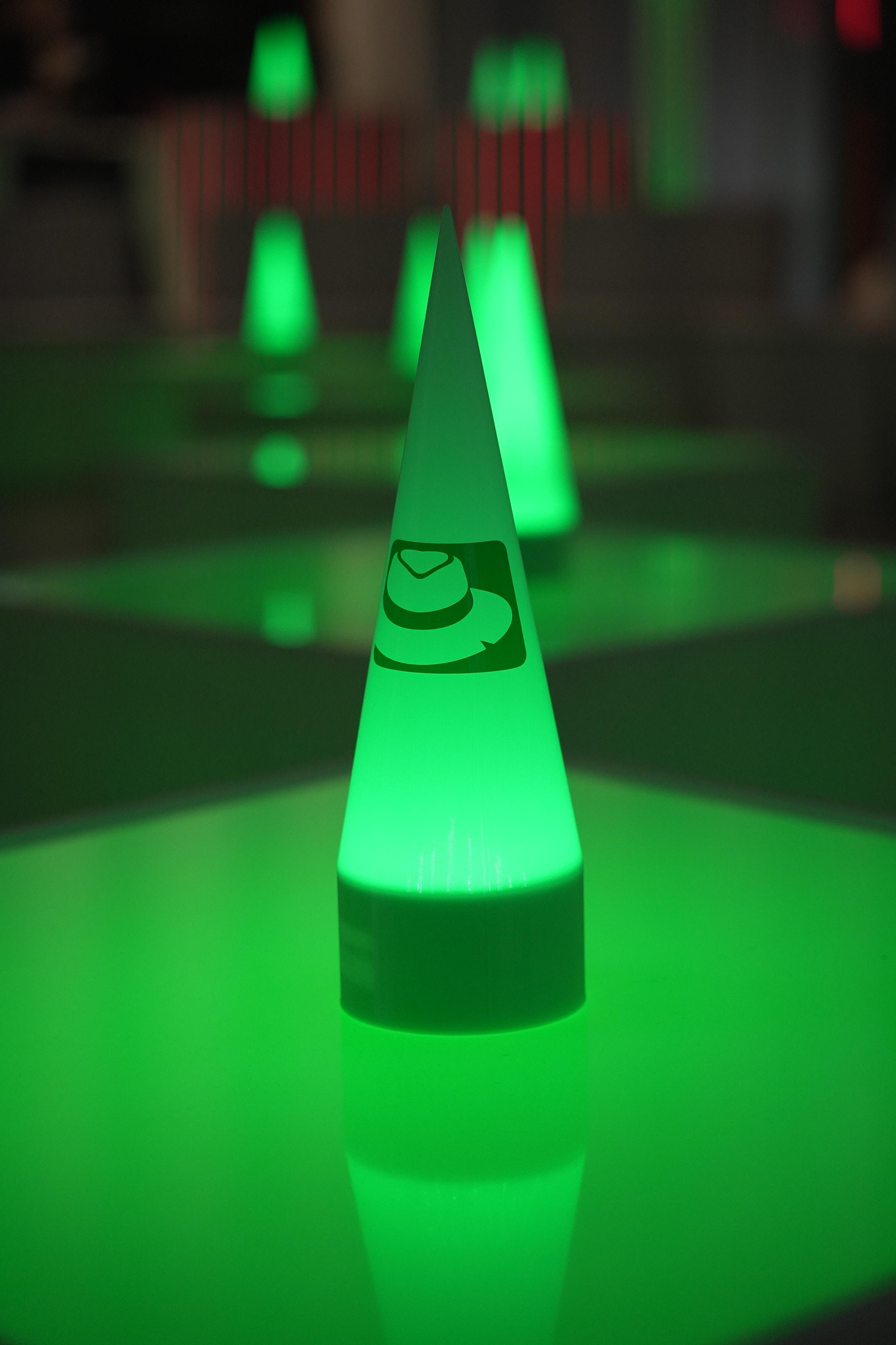eventLED | Tischleuchte | ConeDome 8er-Set mit Logo