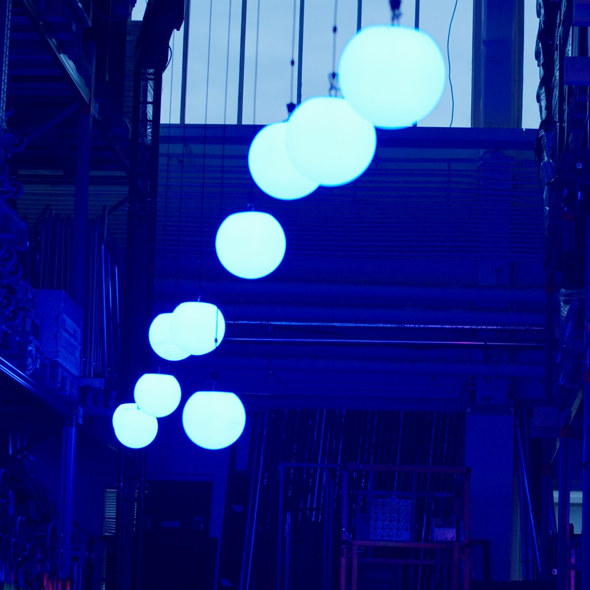 eventLED | Moving Globe | LED-Kugel an DMX-Winde | Ø25cm