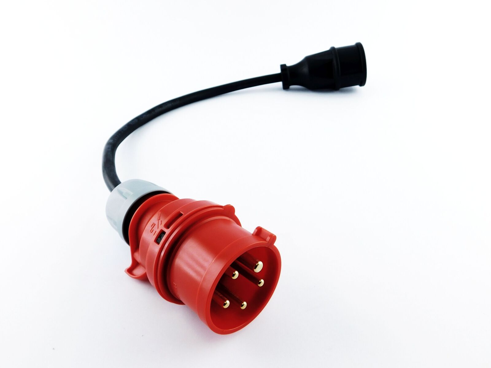 Adapter CEE 16A m auf Schuko f